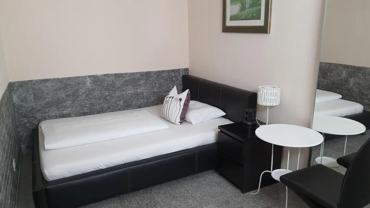Hotel Ko Dusseldorf 2*,